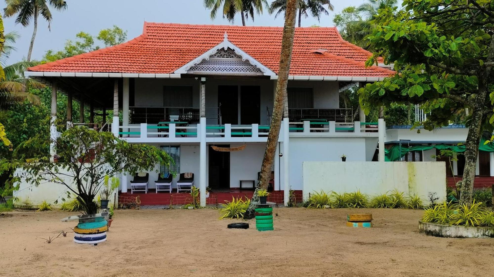 Marari Praise Beachfront Homestay Mararikulam